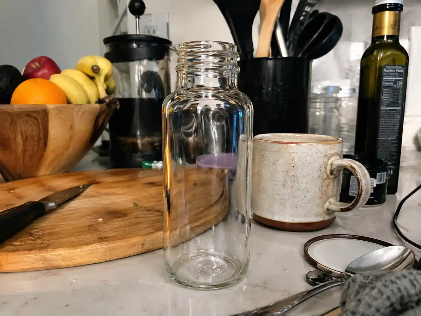 3D reference image with busy background